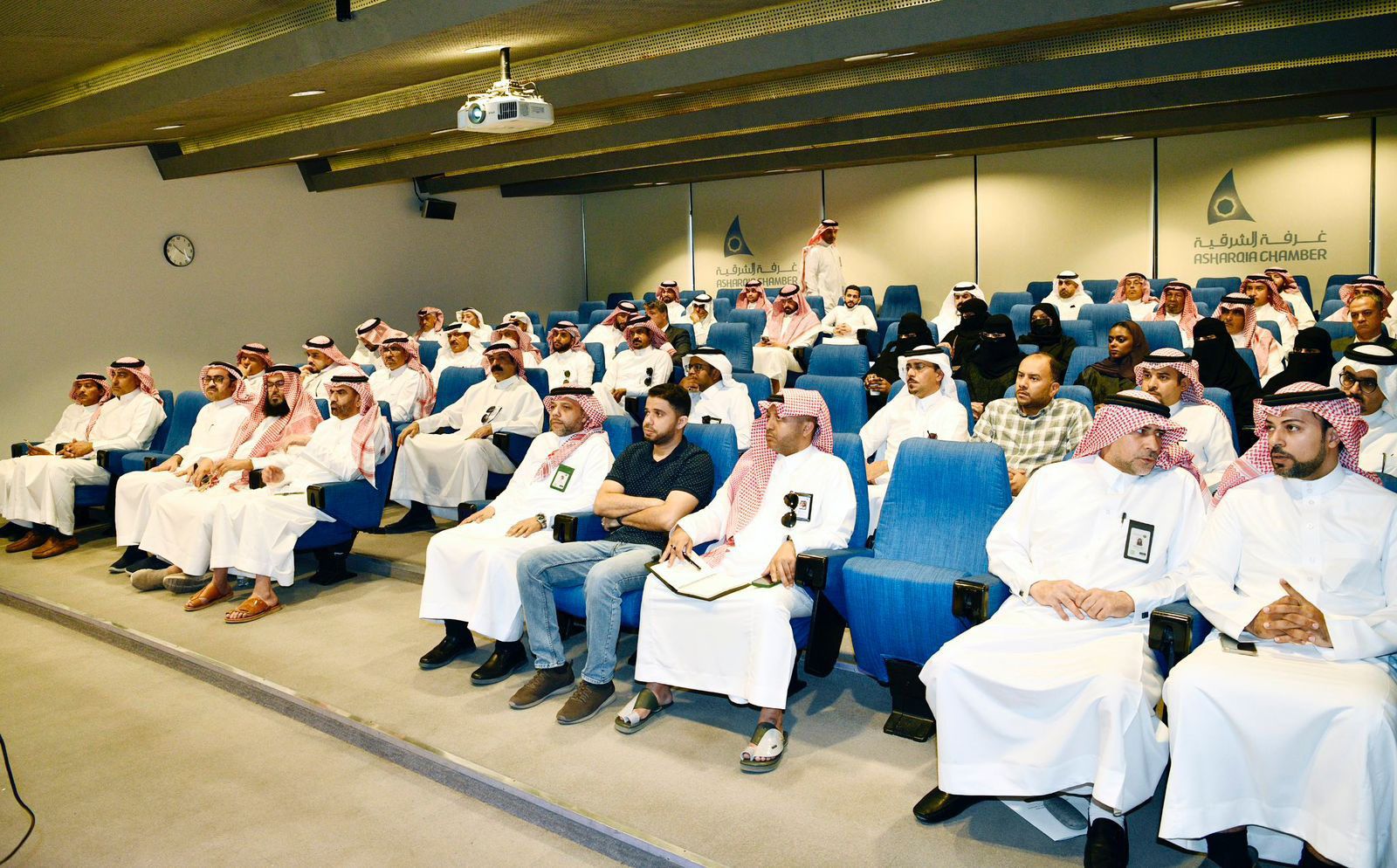 الجمعية التعاونية للثروة الحيوانية بالمنطقة الشرقية تشارك في ورشة عمل وزارة البيئة والمياه والزراعة لاستعراض الفرص الاستثمارية