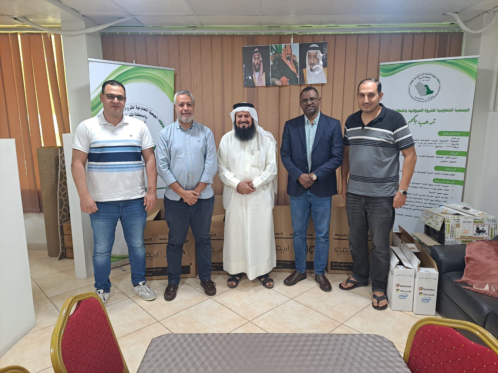 وفد من شركة الظاهرة الخليجية يزور الجمعية التعاونية للثروة الحيوانية بالمنطقة الشرقية لبحث أوجه التعاون المشترك